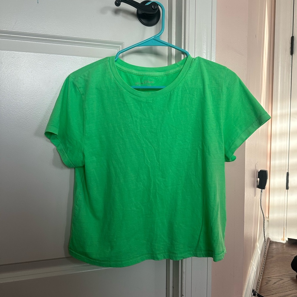universal thread green top